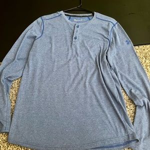 UnderArmour Shirt Medium